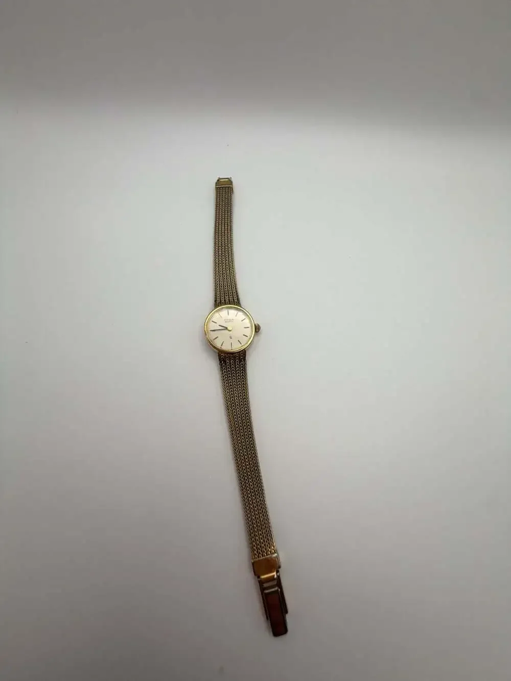 Vintage Citizen Quartz Women's Watch with Gold-Tone Mesh Bracelet